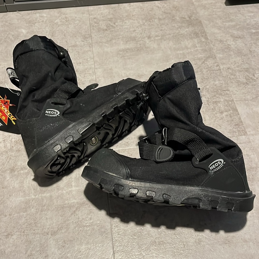 Thorogood overshoe boot explorer 300 size small Neos waterproof